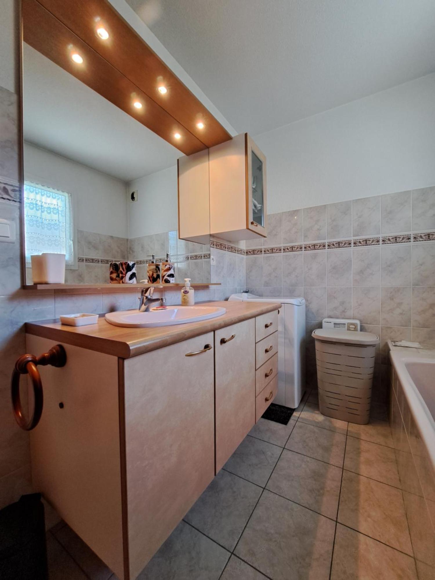 Grand T2 Proche Centre Ville, Vue Mer Et Montagne Bastia  Exterior photo